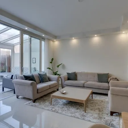 דירה Modern, Beautiful And Cozy *